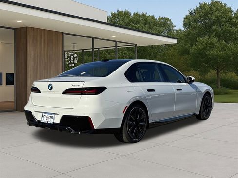 New 2026 BMW 750e xDrive w/ Premium Package image 7
