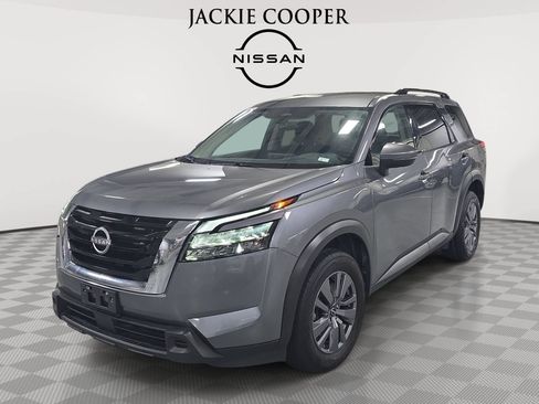 Used 2025 Nissan Pathfinder SV AWD/4WD image 1