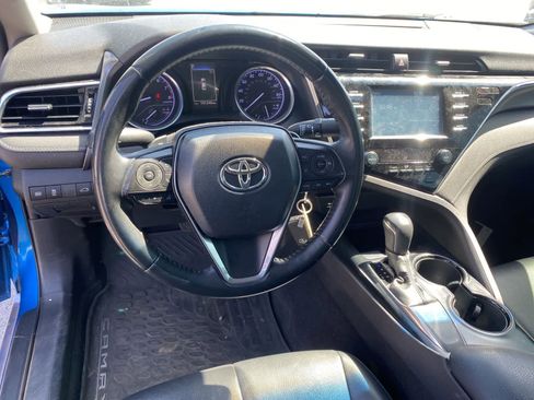 Used 2018 Toyota Camry SE FWD image 11