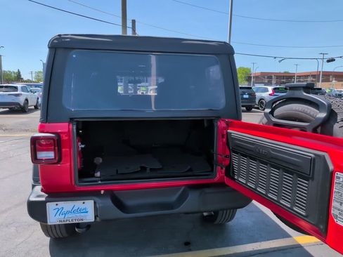 Used 2022 Jeep Wrangler Unlimited Sport AWD/4WD image 15