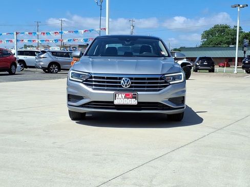 Used 2020 Volkswagen Jetta SEL FWD image 2