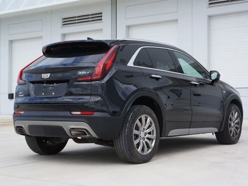 Used 2020 Cadillac XT4 Premium Luxury w/ Cold Weather Package image 10