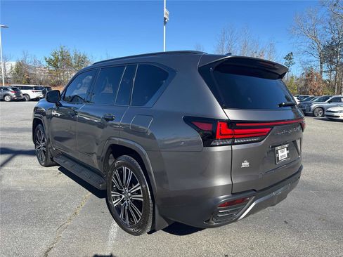 Used 2023 Lexus LX 600 4WD w/ Luxury Package image 7