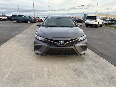 Used 2020 Toyota Camry SE image 8