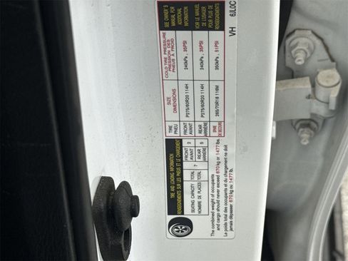 Used 2021 Nissan Armada SL w/ Captain's Chairs Package image 55