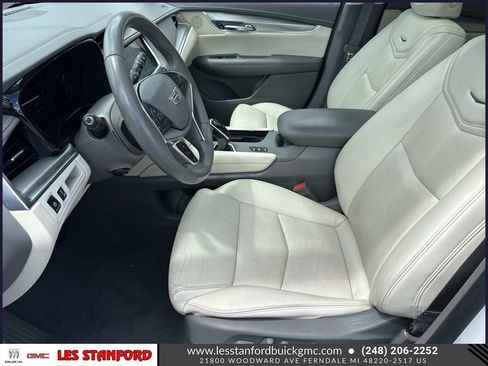 Used 2018 Cadillac XT5 Luxury w/ Driver Awareness Package AWD/4WD image 21