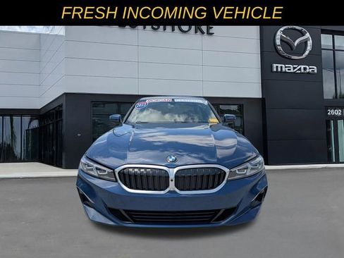 Used 2023 BMW 330i Sedan w/ Premium Package RWD image 5