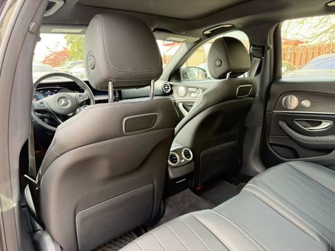 Used 2018 Mercedes-Benz E 300 4MATIC image 17