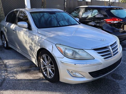 Used 2012 Hyundai Genesis 3.8 w/ Premium Pkg image 6
