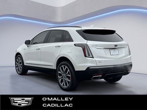 Certified 2023 Cadillac XT5 Sportv w/ Platinum Package image 3