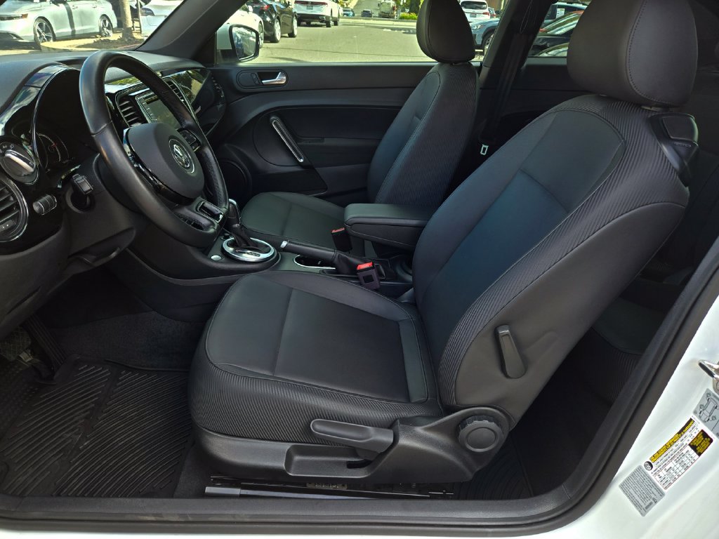 Used 2018 Volkswagen Beetle 2.0T S FWD image 13