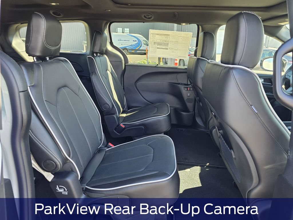 New 2027 Chrysler Pacifica Limited AWD/4WD image 15