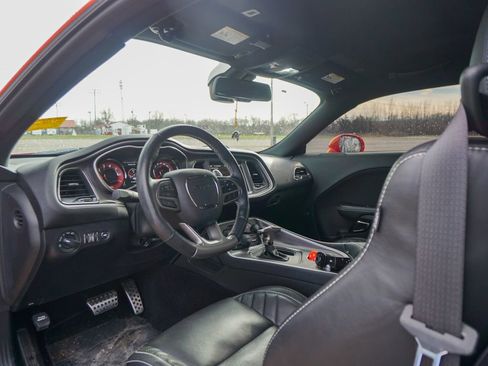 Used 2021 Dodge Challenger SRT Hellcat image 13