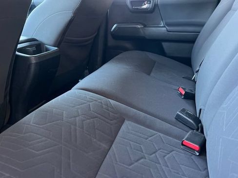 Used 2019 Toyota Tacoma TRD Sport w/ Technology Package AWD/4WD image 14