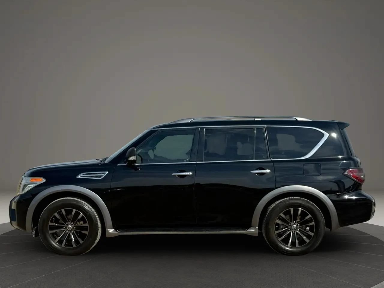 Used 2017 Nissan Armada Platinum RWD image 10