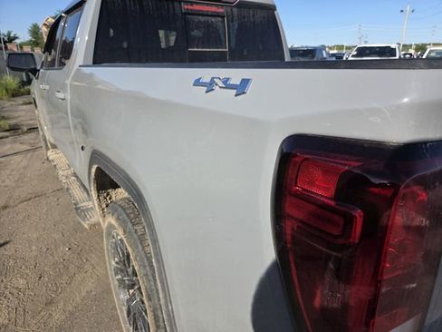 Used 2024 GMC Sierra 1500 Elevation w/ Elevation Premium Package AWD/4WD image 6