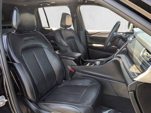 Used 2023 Jeep Grand Cherokee Overland AWD/4WD image 23