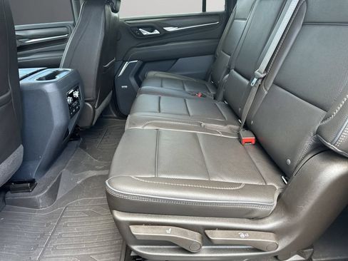 Used 2021 GMC Yukon XL Denali w/ Denali Ultimate Package RWD image 19