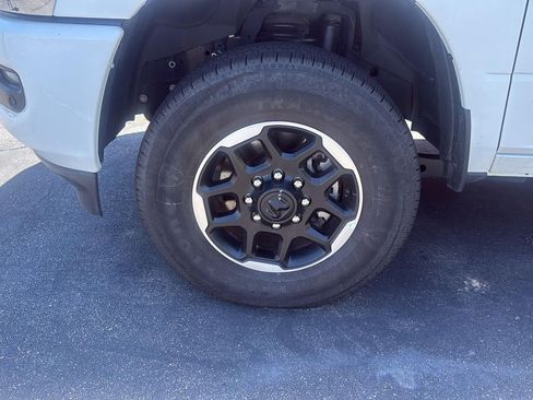 Used 2026 RAM 2500 Laramie AWD/4WD image 3
