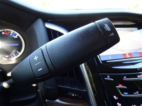 Used 2020 Cadillac Escalade Luxury image 18