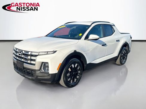 Used 2025 Hyundai Santa Cruz SEL FWD image 3