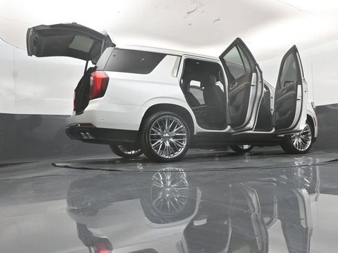 Used 2025 GMC Yukon Denali Ultimate AWD/4WD image 64