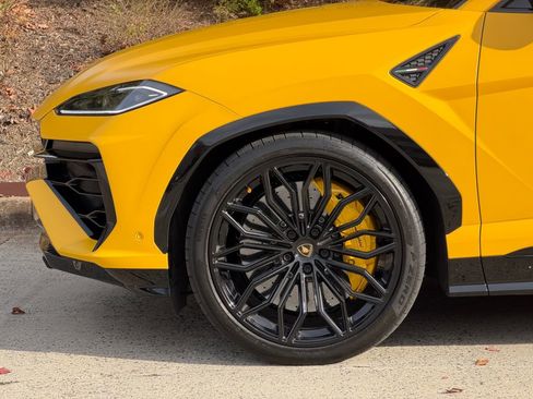 Used 2025 Lamborghini Urus SE image 11
