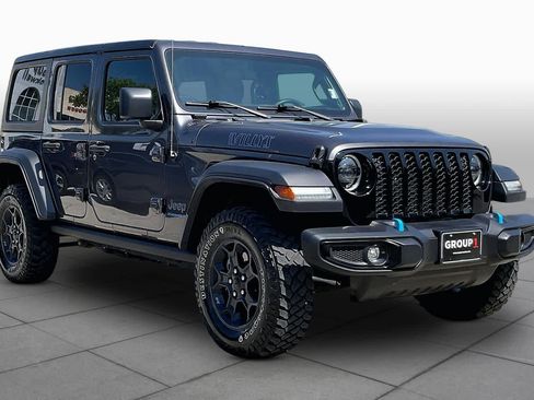 Used 2023 Jeep Wrangler Unlimited w/ Cold Weather Group AWD/4WD image 3