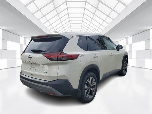 Certified 2021 Nissan Rogue SV image 4