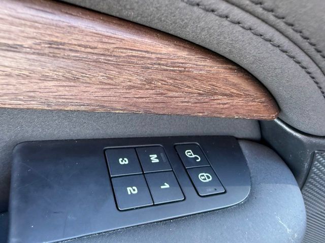 Used 2020 Land Rover Discovery HSE AWD/4WD image 22