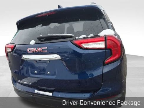 Used 2023 GMC Terrain SLE w/ Driver Convenience Package image 7