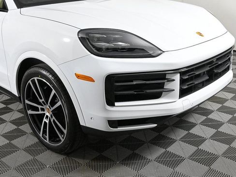 Certified 2026 Porsche Cayenne AWD/4WD image 39