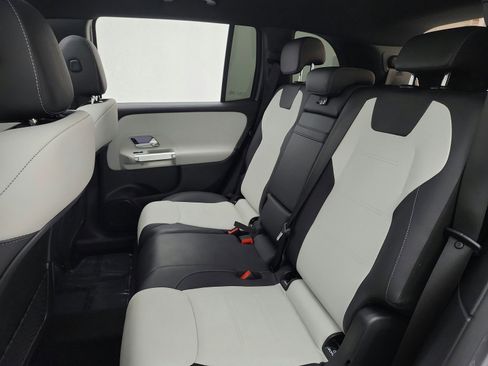 Used 2023 Mercedes-Benz GLB 250 image 15
