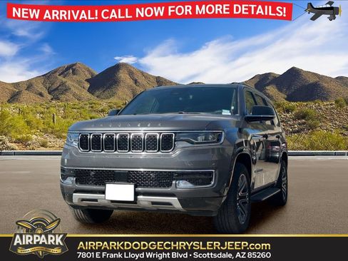 Used 2024 Jeep Wagoneer Series II w/ Flexible Seating Group RWD image 1