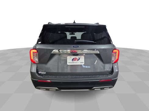 Used 2023 Ford Explorer XLT w/ Equipment Group 202A AWD/4WD image 8