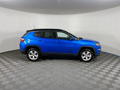 Used 2018 Jeep Compass Latitude w/ Popular Equipment Group AWD/4WD image 8