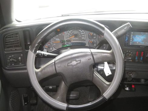 Used 2006 Chevrolet Silverado 2500 W/T w/ Heavy-Duty Power Package RWD image 36