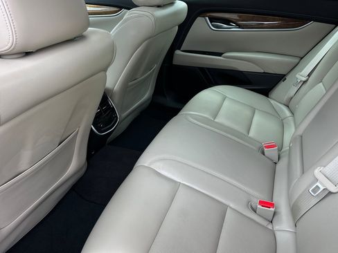 Used 2019 Cadillac XTS Luxury image 11