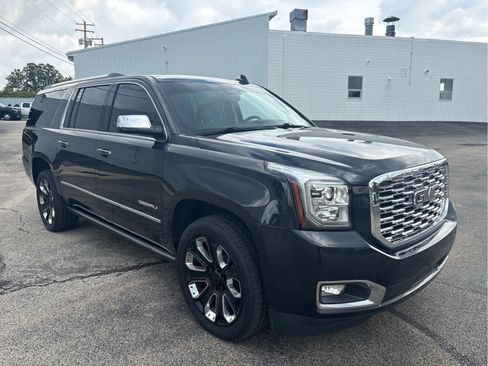 Certified 2020 GMC Yukon XL Denali w/ Denali Ultimate Package AWD/4WD image 3