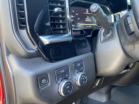 Used 2024 GMC Sierra 1500 Elevation AWD/4WD image 18