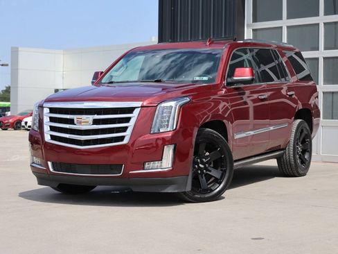 Used 2016 Cadillac Escalade Premium AWD/4WD image 3