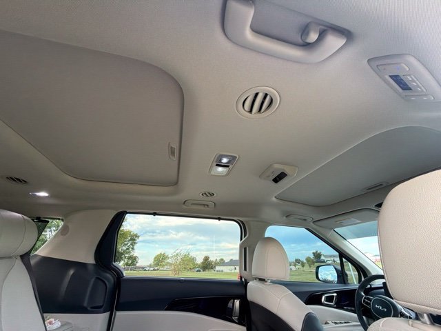 Used 2025 Kia Carnival SX Prestige FWD image 13
