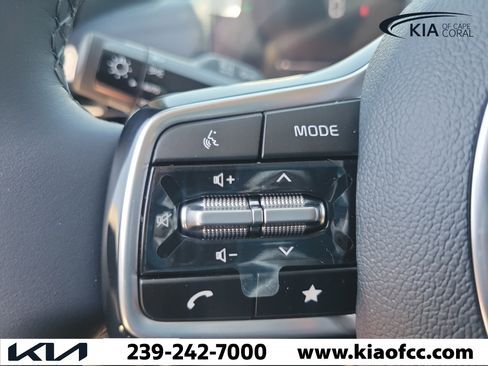 New 2026 Kia Carnival EX FWD image 32