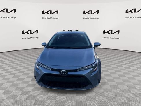 Used 2022 Toyota Corolla LE image 3