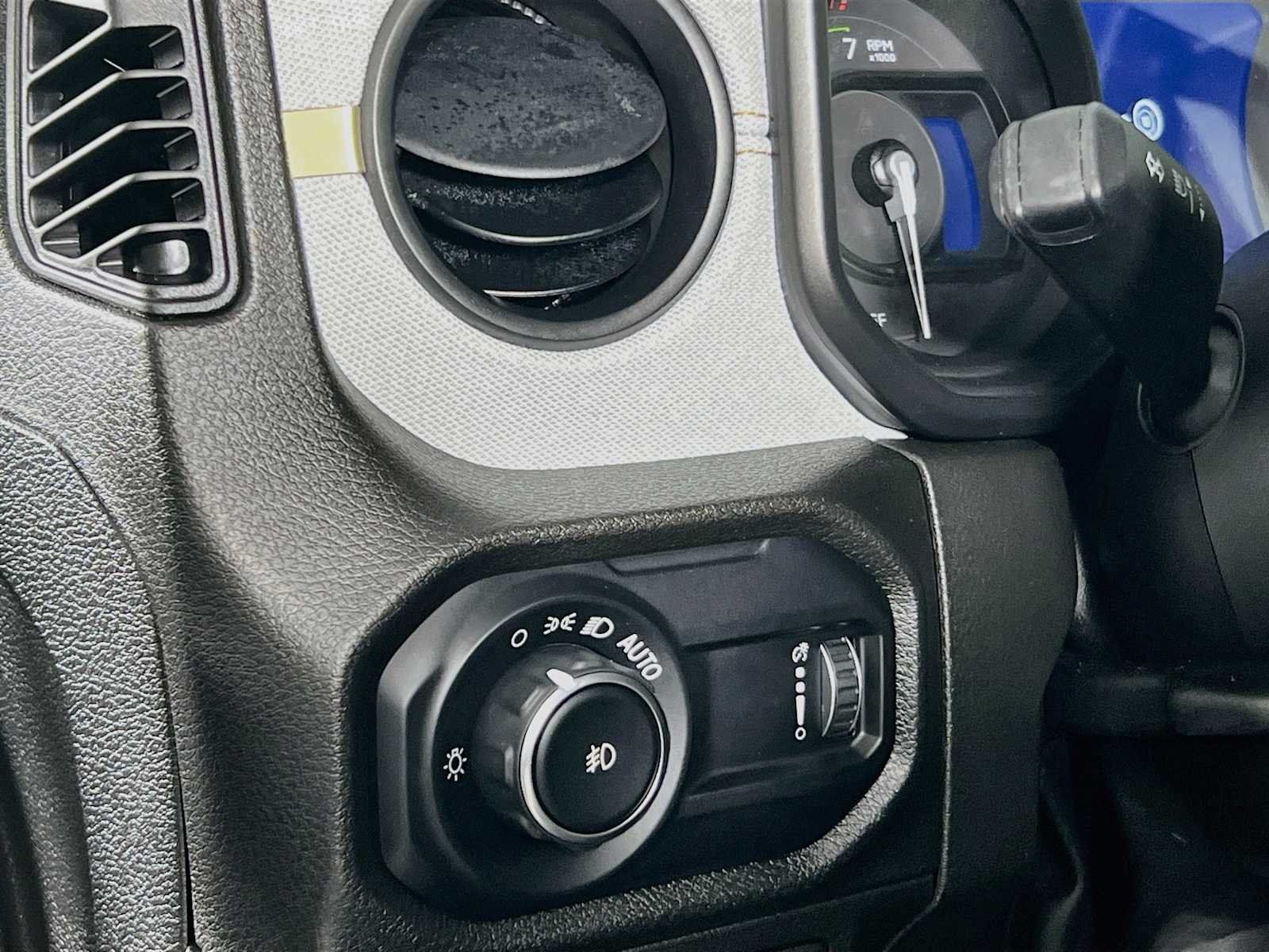 Used 2024 Jeep Wrangler Unlimited AWD/4WD image 10