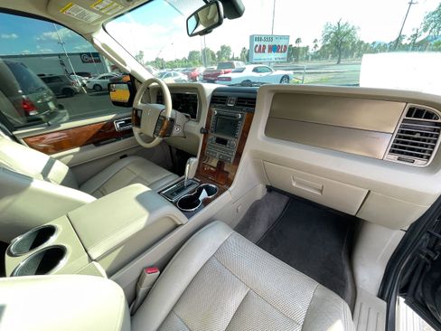 Used 2014 Lincoln Navigator 2WD image 28
