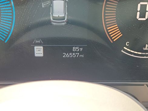 Used 2025 Hyundai Kona SEL FWD image 21
