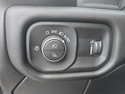 New 2025 RAM 2500 Tradesman w/ Chrome Appearance Group AWD/4WD image 25