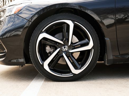 Used 2019 Honda Accord Sport image 14