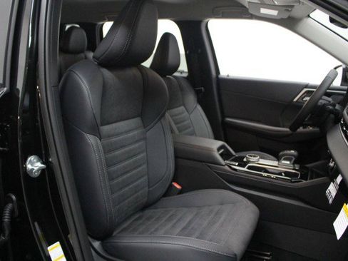 New 2026 Mitsubishi Outlander SE image 19